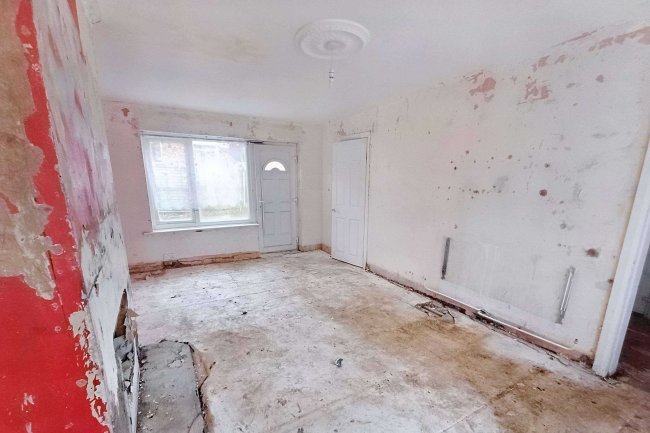 20 Holyrood Road, Manchester, Greater Manchester, M25 1PD 1