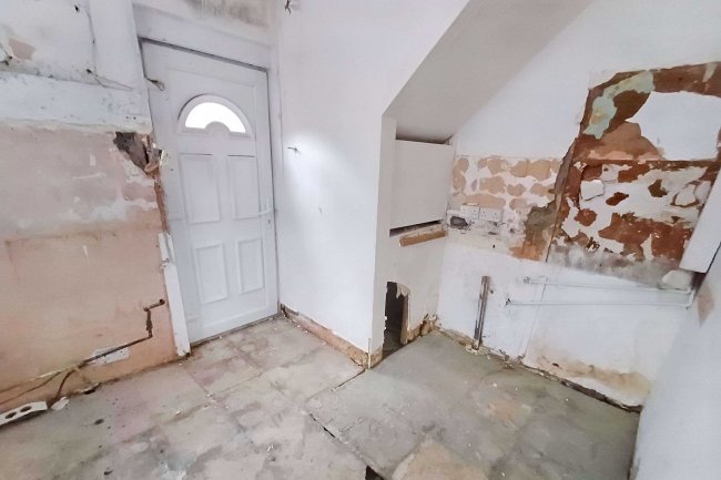 20 Holyrood Road, Manchester, Greater Manchester, M25 1PD 1