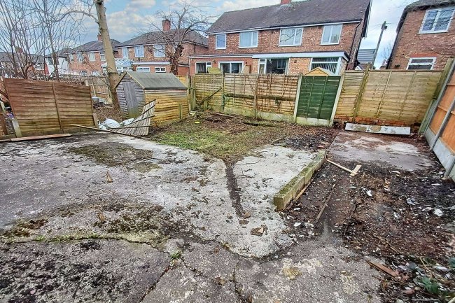 20 Holyrood Road, Manchester, Greater Manchester, M25 1PD 1