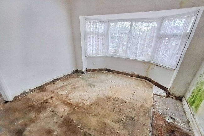 20 Holyrood Road, Manchester, Greater Manchester, M25 1PD 1