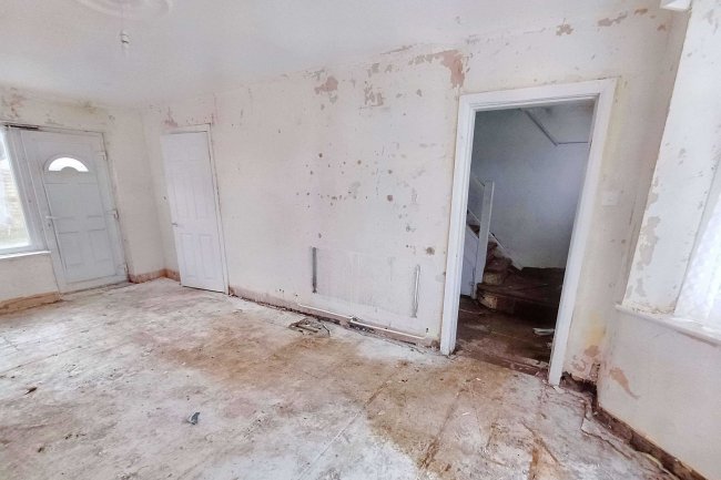 20 Holyrood Road, Manchester, Greater Manchester, M25 1PD 1