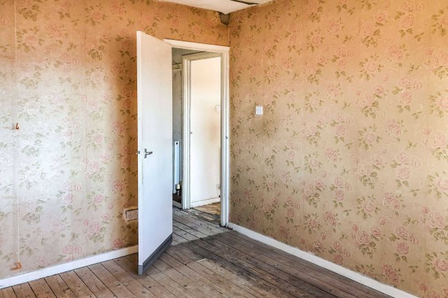 63 Pennine Gardens, Barrow-in-Furness, LA14 5BS 2