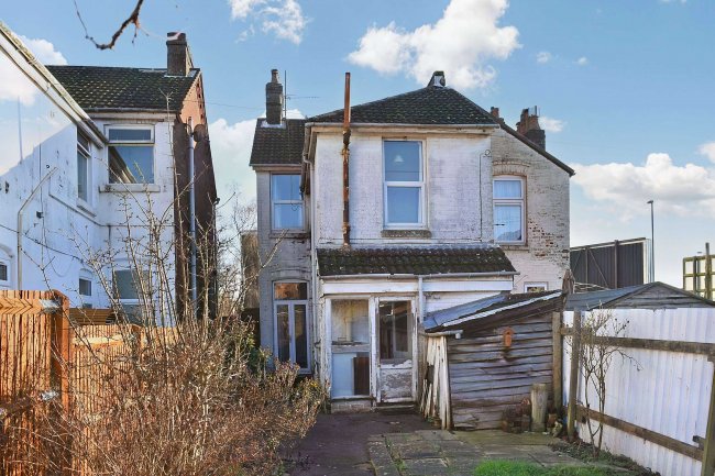 70 Shirley Road, Southampton, Hampshire, SO15 3EY 10