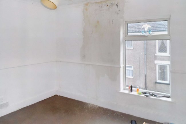 33 Julian Street, Grimsby, South Humberside, DN32 8BG 3