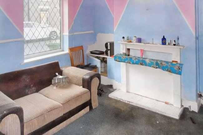 33 Julian Street, Grimsby, South Humberside, DN32 8BG 3