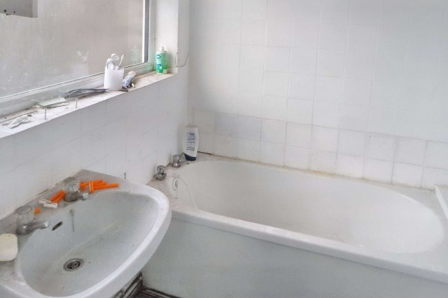 33 Julian Street, Grimsby, South Humberside, DN32 8BG 3