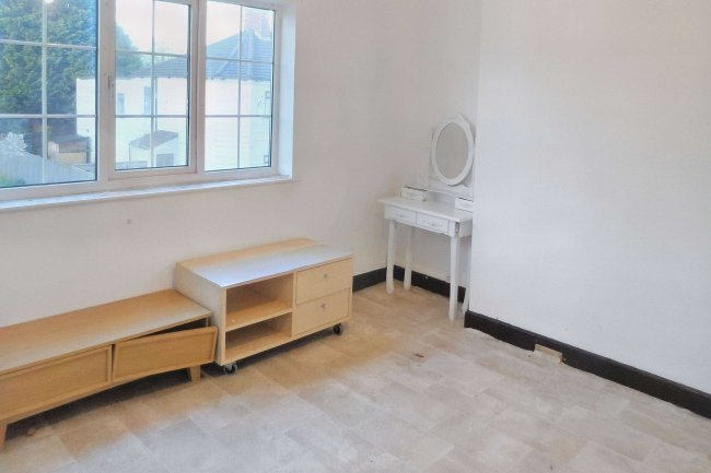 337 Convamore Road, Grimsby, South Humberside, DN32 9HZ 2