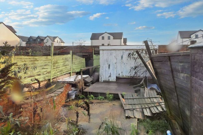 337 Convamore Road, Grimsby, South Humberside, DN32 9HZ 2