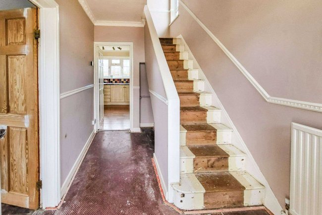 43 Manor Grove, Sittingbourne, Kent, ME10 1LT 2