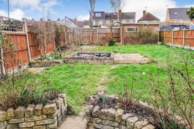 43 Manor Grove, Sittingbourne, Kent, ME10 1LT 2