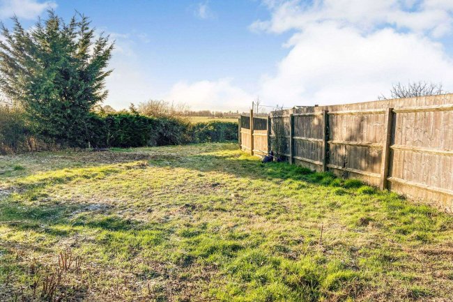 7 Amos Close, Sheldwich, Kent, ME13 0NA 2