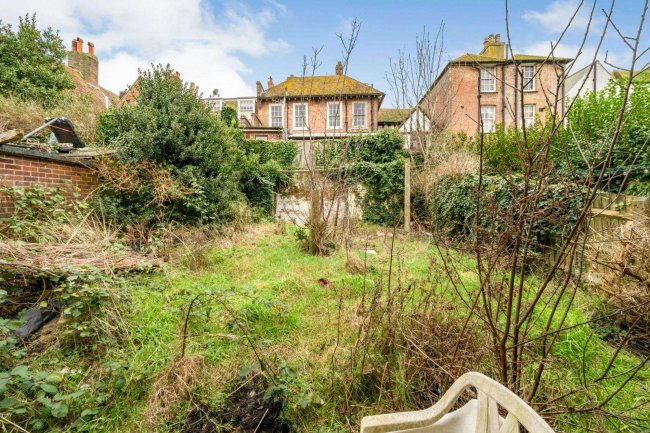 58 The Bourne, Hastings, East Sussex, TN34 3AY 2