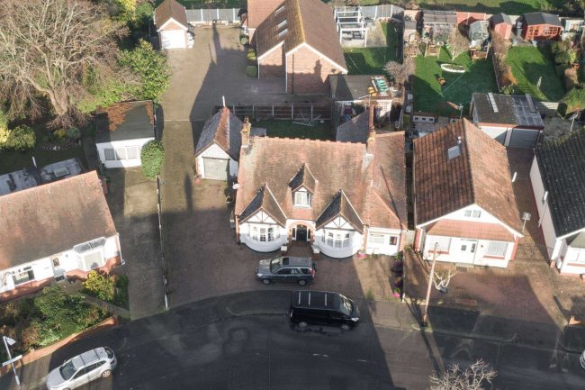 127 Cumberland Avenue, Southend-On-Sea, SS2 4LG 7