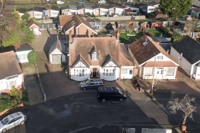 127 Cumberland Avenue, Southend-On-Sea, SS2 4LG 7