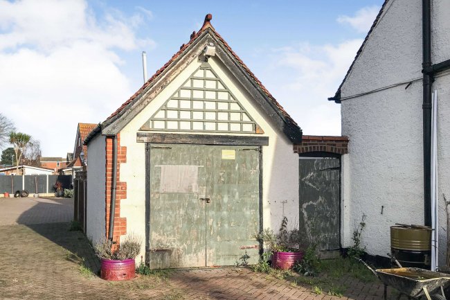 127 Cumberland Avenue, Southend-On-Sea, SS2 4LG 7