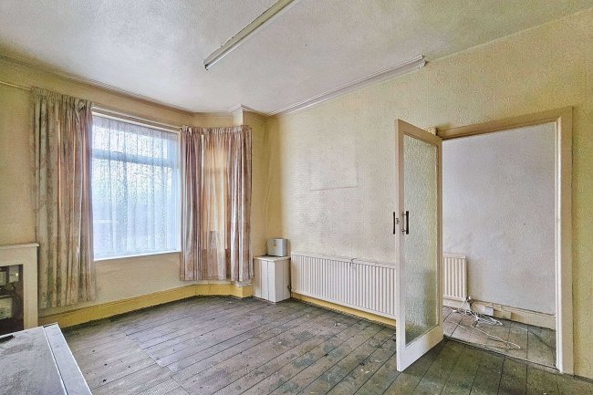 215 Littleton Road, Salford, Greater Manchester, M7 3TJ 4