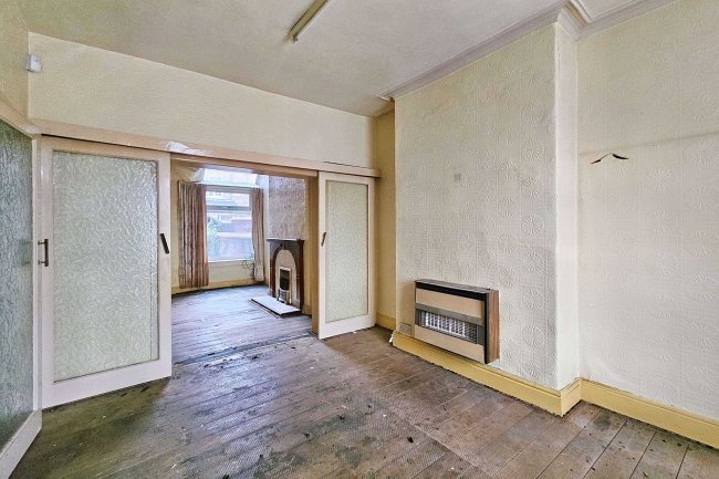 215 Littleton Road, Salford, Greater Manchester, M7 3TJ 4