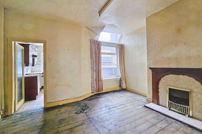 215 Littleton Road, Salford, Greater Manchester, M7 3TJ 4