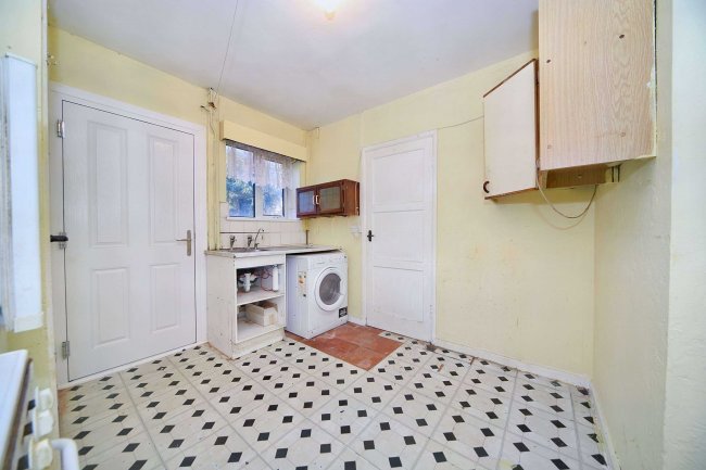 20 Hinton Close, Stafford, ST17 4HP 2