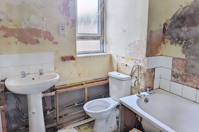 136 Vestry Road, Camberwell, London, SE5 8PQ 1