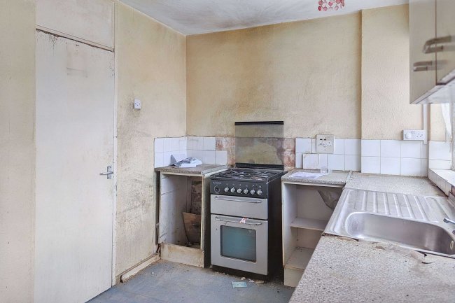 136 Vestry Road, Camberwell, London, SE5 8PQ 1