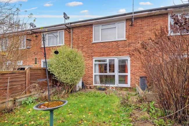 21 Eastbrook Close, Woking, Surrey, GU21 5DQ 2