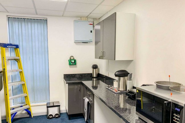 7 De Salis Court, De Salis Drive, Hampton Lovett, Droitwich, WR9 0QE 2