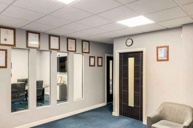 7 De Salis Court, De Salis Drive, Hampton Lovett, Droitwich, WR9 0QE 2