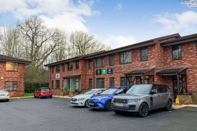 7 De Salis Court, De Salis Drive, Hampton Lovett, Droitwich, WR9 0QE 2