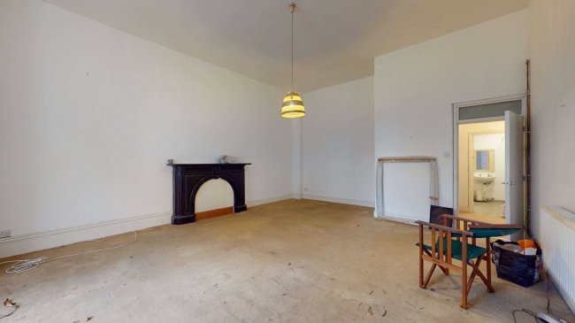 17B Earls Court Square, Earls Court, London, SW5 9BY 4