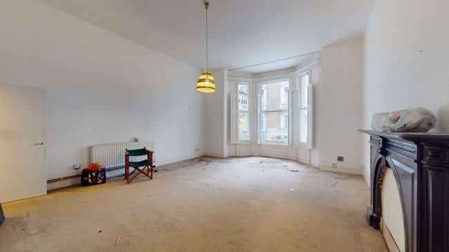 17B Earls Court Square, Earls Court, London, SW5 9BY 4