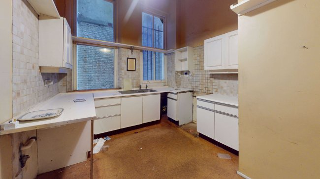 17B Earls Court Square, Earls Court, London, SW5 9BY 4