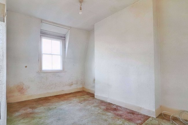 15c High Street, Herne Bay, Kent, CT6 5LJ 7