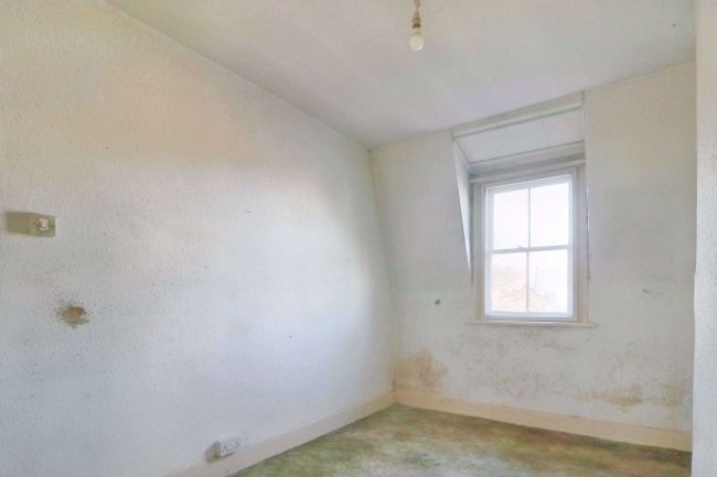 15c High Street, Herne Bay, Kent, CT6 5LJ 7