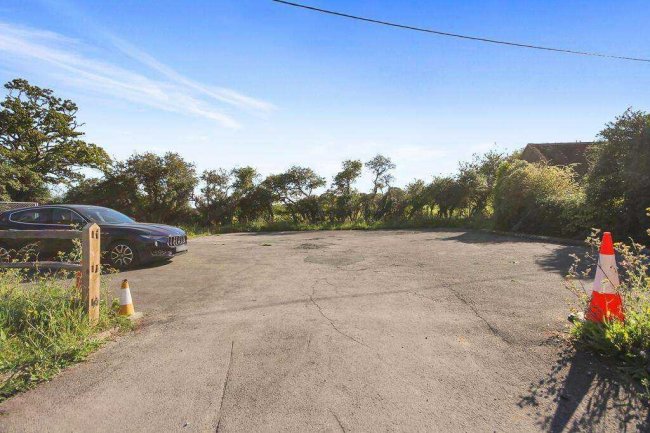 Hammerpot, Angmering, Littlehampton, West Sussex, BN16 4EU 1