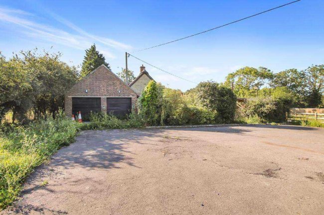 Hammerpot, Angmering, Littlehampton, West Sussex, BN16 4EU 1