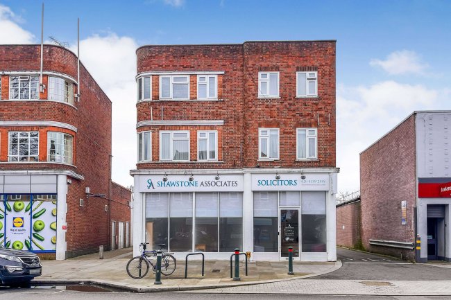 34 - 36 High Street Whitton, Twickenham TW2 7LA 9