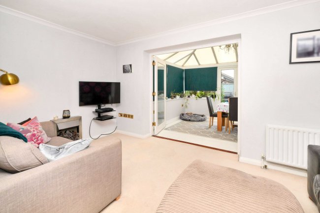 2 Swan Walk, Kelvedon Hatch, Brentwood, Essex CM15 0AN 5