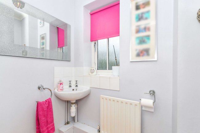 2 Swan Walk, Kelvedon Hatch, Brentwood, Essex CM15 0AN 5