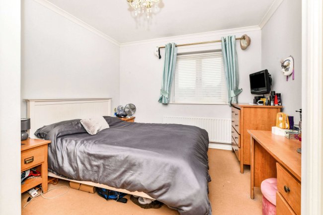 2 Swan Walk, Kelvedon Hatch, Brentwood, Essex CM15 0AN 5