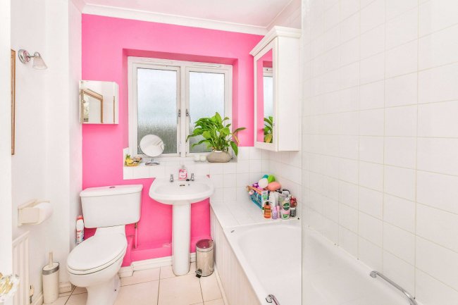 2 Swan Walk, Kelvedon Hatch, Brentwood, Essex CM15 0AN 5