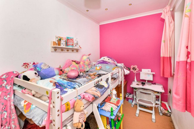 2 Swan Walk, Kelvedon Hatch, Brentwood, Essex CM15 0AN 5