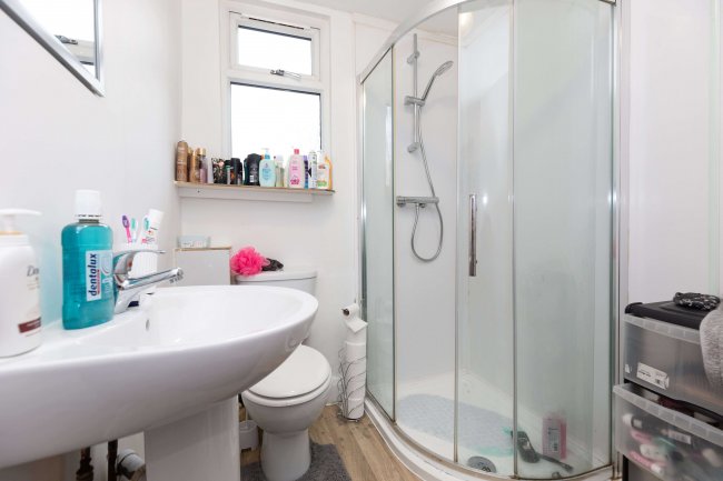 41 Oak Grove, Cricklewood, London, NW2 3LS 6