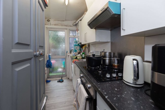 41 Oak Grove, Cricklewood, London, NW2 3LS 6