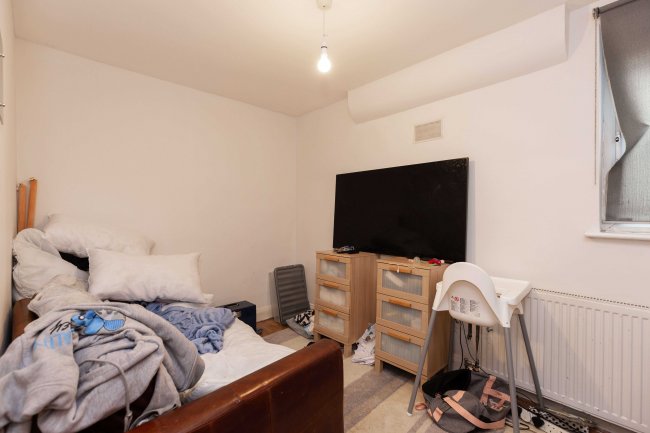 41 Oak Grove, Cricklewood, London, NW2 3LS 6