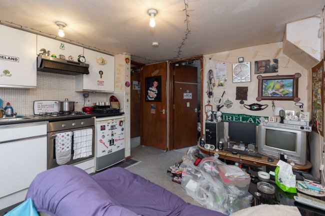 41 Oak Grove, Cricklewood, London, NW2 3LS 6