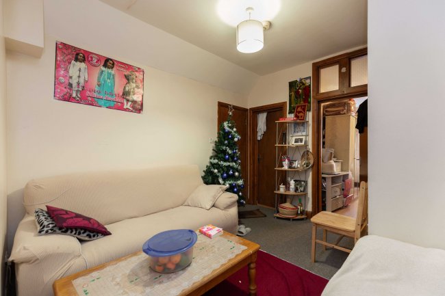 41 Oak Grove, Cricklewood, London, NW2 3LS 6