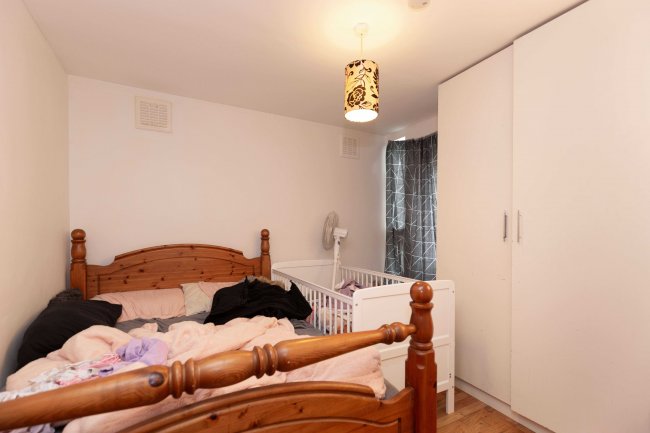 41 Oak Grove, Cricklewood, London, NW2 3LS 6