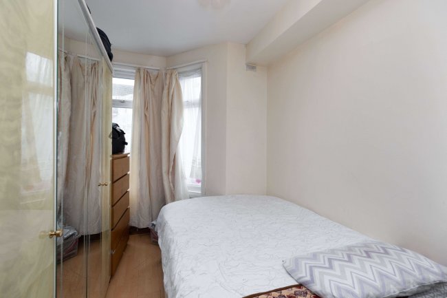 41 Oak Grove, Cricklewood, London, NW2 3LS 6