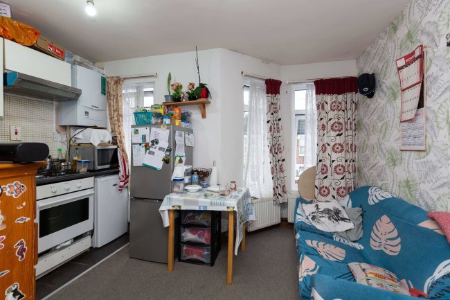 41 Oak Grove, Cricklewood, London, NW2 3LS 6